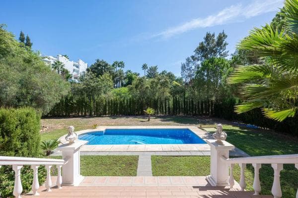 Independent chalet for sale in AV 5-UR HACIENDA LAS CHAPAS, Marbella
photo 1
