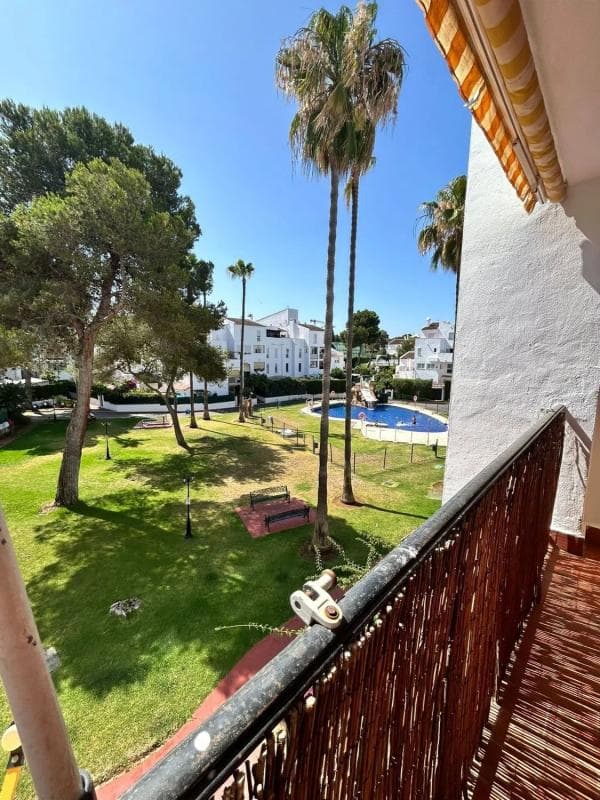 Venta de piso en Barrio Elviria, Marbella
photo 2