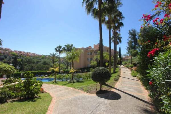 Ático en venta en PS GOLF (DEL) (STA M GOLF), 8, Marbella thumbnail 2