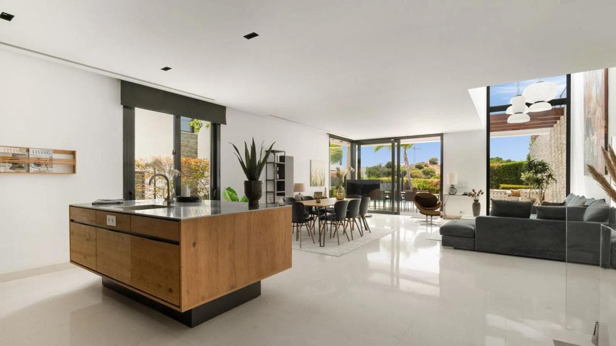 Properties for sale and rent in Spain photo 5