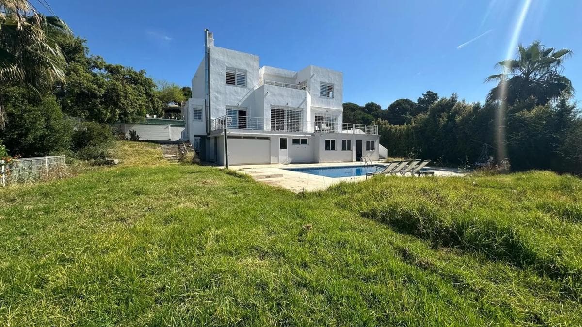 Venta de chalet independiente en Avenida de Portugal, Marbella
photo 5
