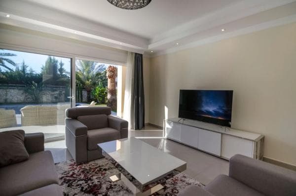 Independent chalet for sale in Calle Fuerteventura, 174, Marbella
thumbnail 2