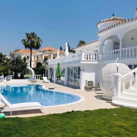 Independent chalet for sale in Paseo de Noruega s/n, Marbella
thumbnail 1