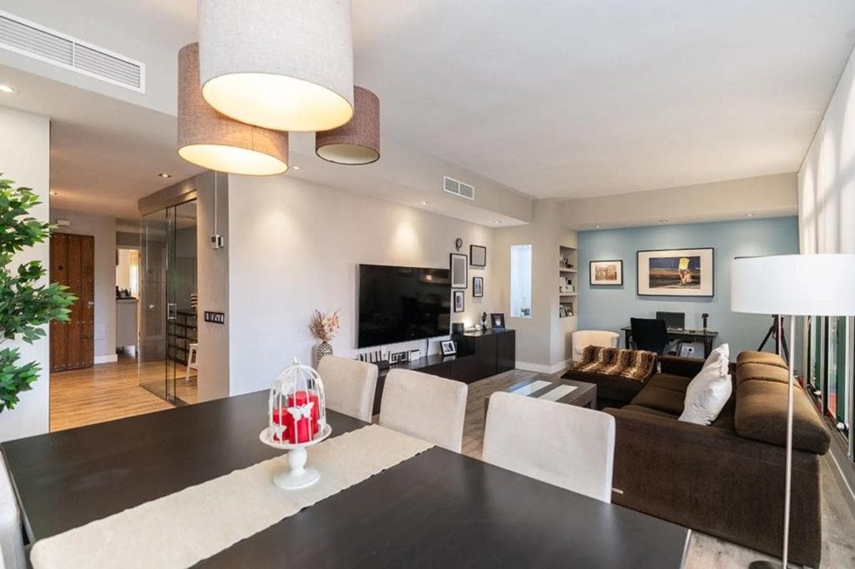 Sale of apartment in Barrio Santa María, Marbella
photo 3
