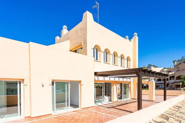 Ático en venta en Barrio Santa María, Marbella thumbnail 1