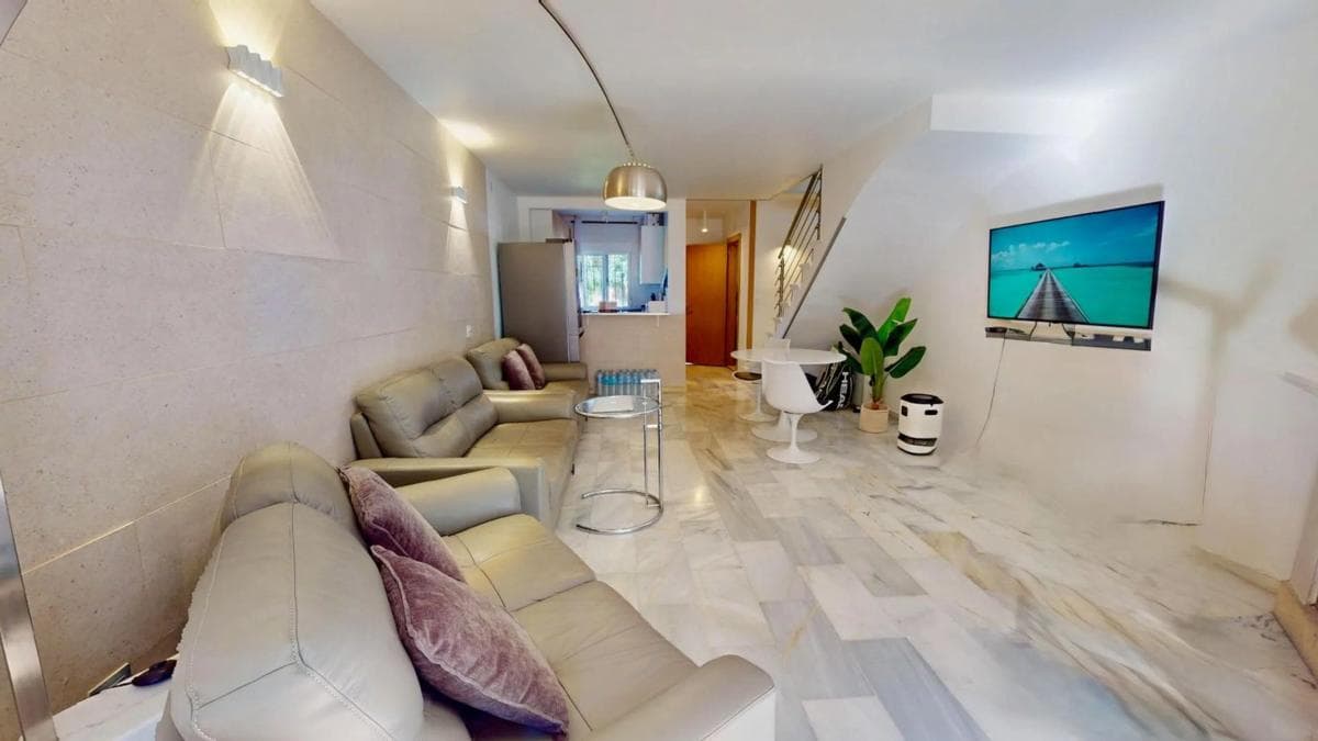 Venta de chalet adosado en Barrio Santa María , Marbella photo 2