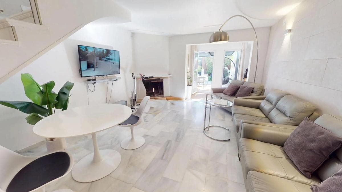 Venta de chalet adosado en Barrio Santa María , Marbella photo 4