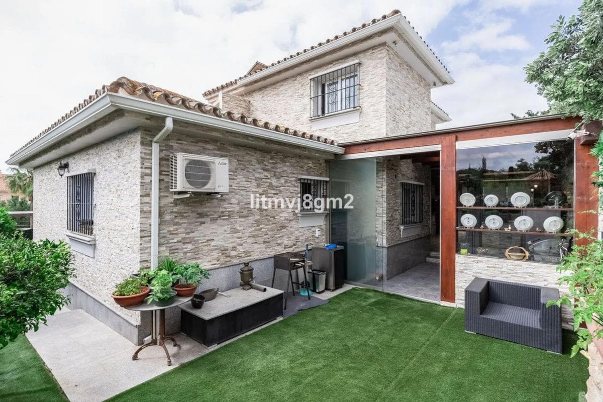 Sale of independent chalet in Barrio Marbesa, Marbella
photo 2