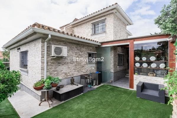 Independent chalet for sale in Barrio Marbesa, Marbella
thumbnail 1
