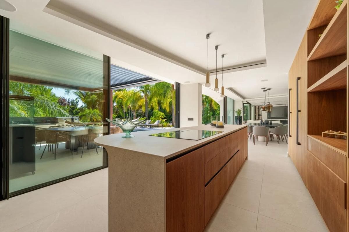 Sale of independent chalet in Barrio Hacienda Las Chapas, Marbella
photo 3