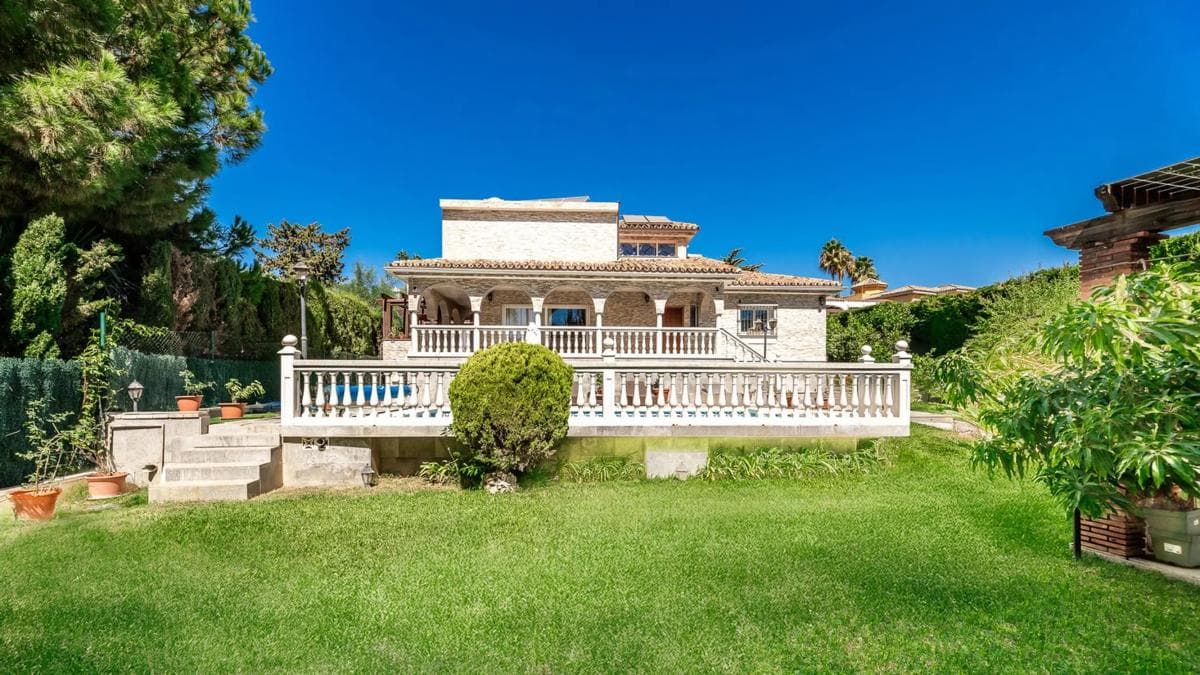Sale of independent chalet in Calle de la Gaviota, Marbella
photo 2
