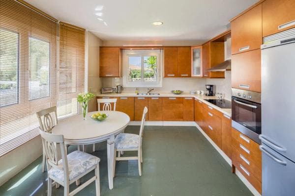 Independent chalet for sale in Barrio Elviria, Marbella
photo 1