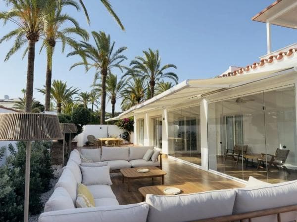 Independent chalet for sale in Calle Pavo Real, Marbella
photo 1