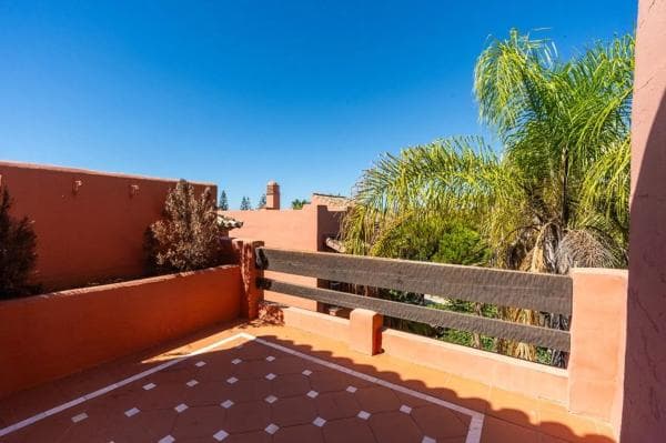 Ático en venta en Barrio Romana Playa, Marbella thumbnail 1
