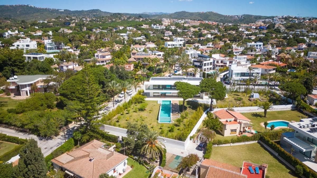 Sale of independent chalet in Barrio Santa María, Marbella
photo 4