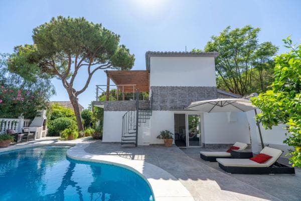Independent chalet for sale in Urbanización Pinos Verdes, Marbella
photo 1