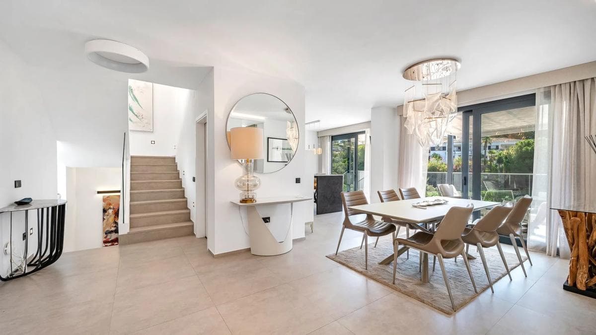 Venta de chalet independiente en Paseo de Basilea, Marbella
photo 3