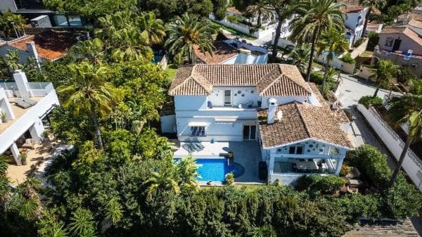 Independent chalet for sale in Barrio Marbesa, Marbella
thumbnail 1