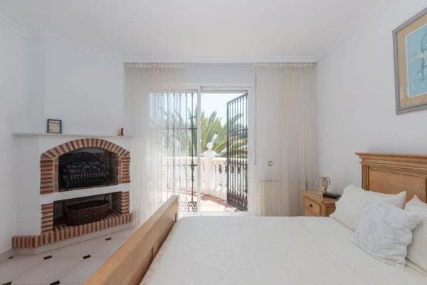 Independent chalet for sale in Barrio Elviria, Marbella
thumbnail 2