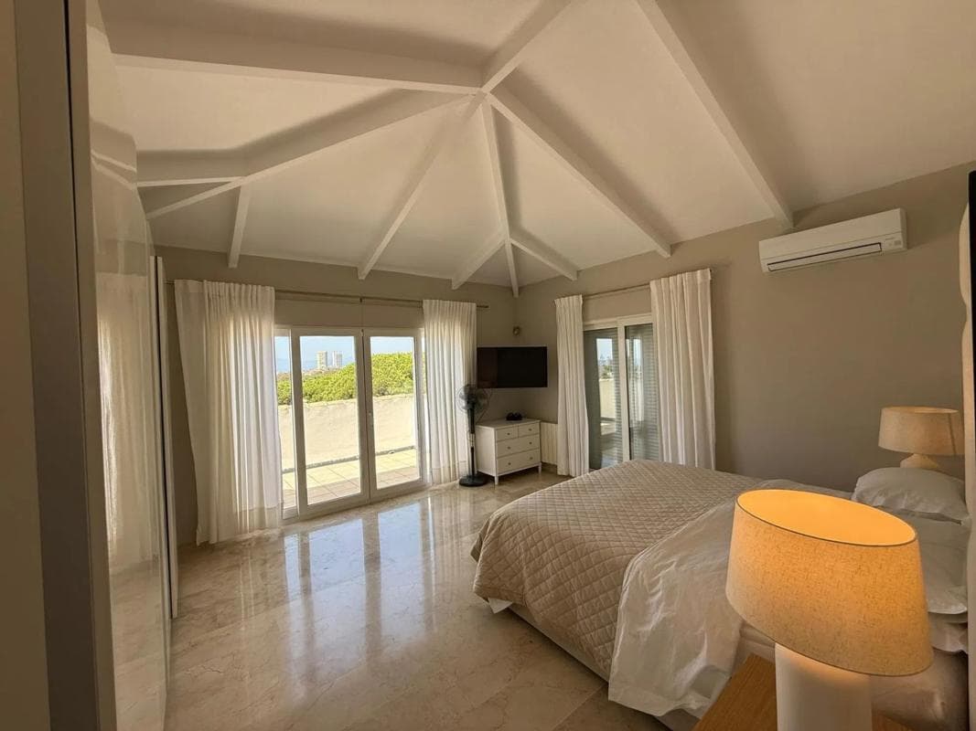 Venta de chalet independiente en CL AVILES-UR MARBESA, Marbella
photo 5
