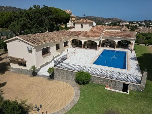 Chalet independiente en venta en Calle Laurel, Marbella
thumbnail 2