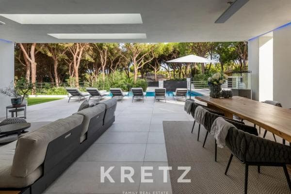 Chalet independiente en venta en Avenida Dos, Marbella
thumbnail 2
