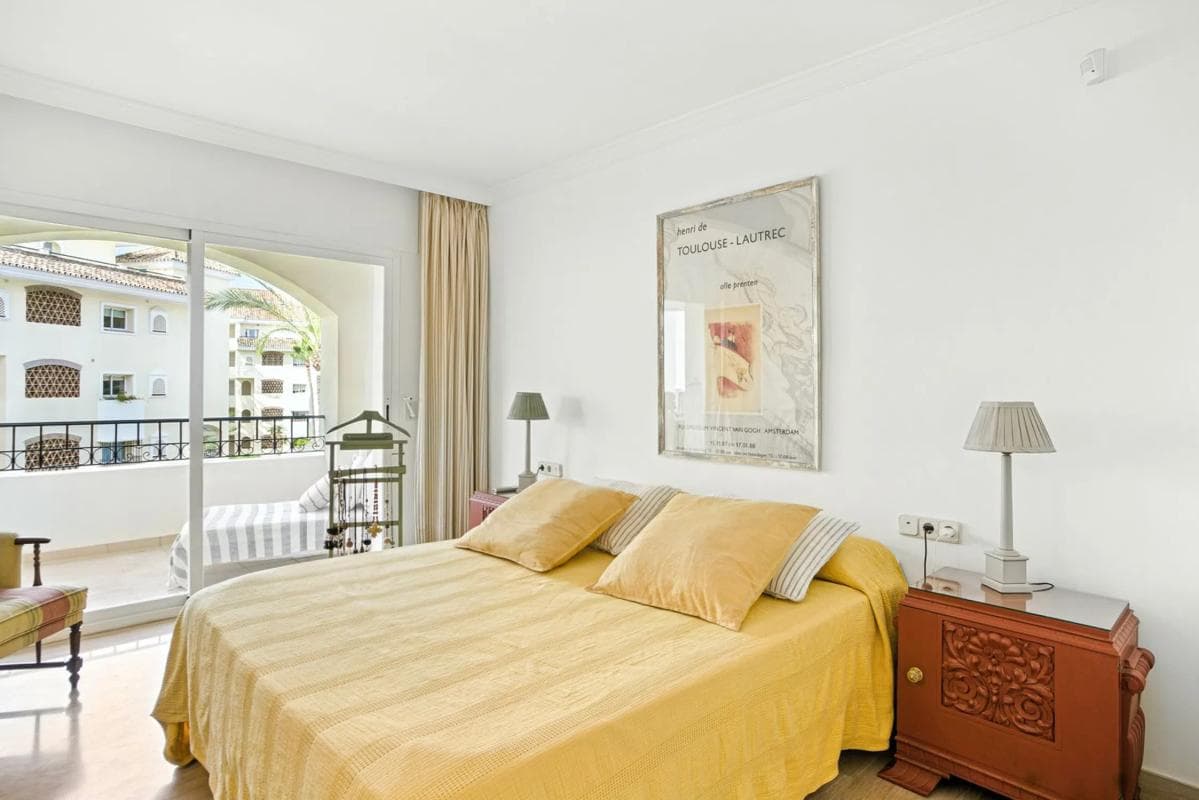 Venta de piso en CL TRITON s/n, Marbella
photo 3