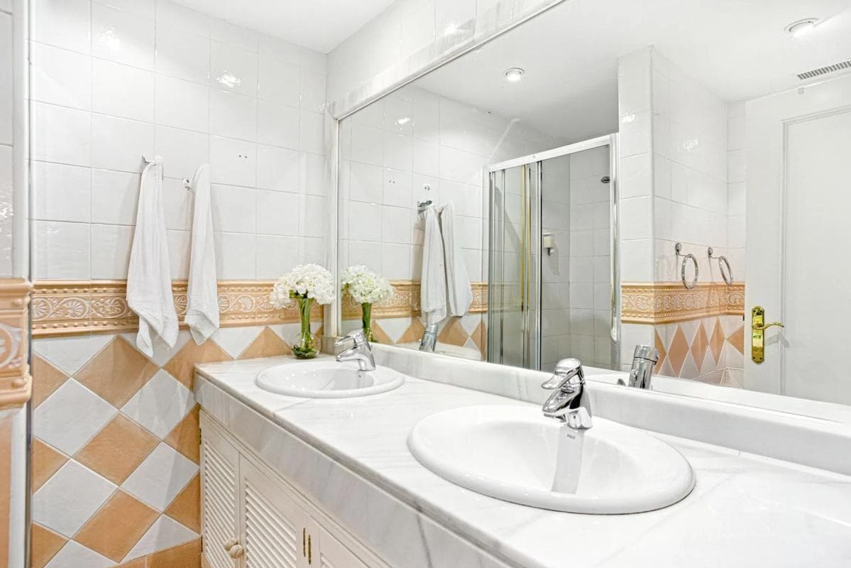 Venta de piso en CL TRITON s/n, Marbella
photo 5