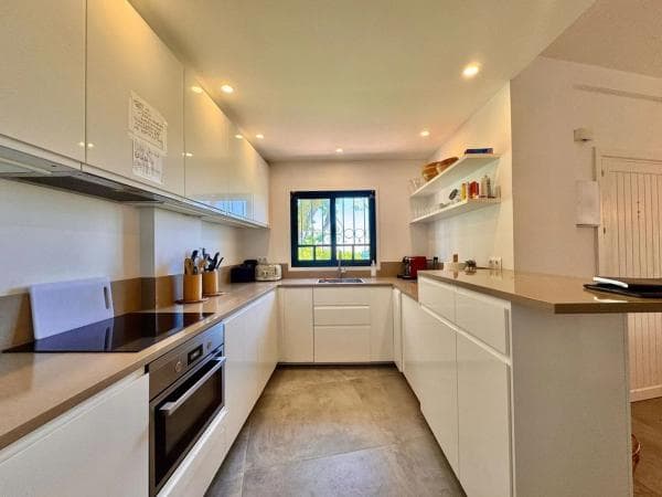 Ático en venta en Puerto de Cabopino, 3, Marbella thumbnail 1