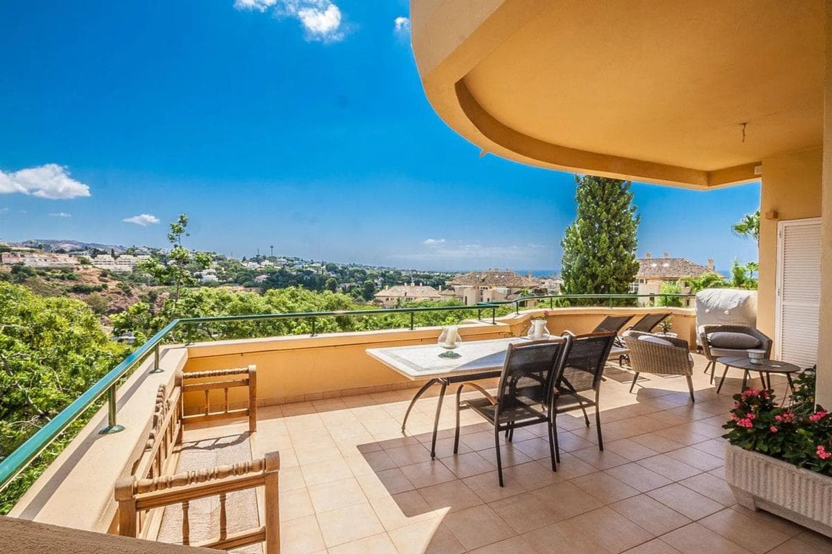 Venta de piso en Avenida Giuseppe Filippa, Marbella
photo 2