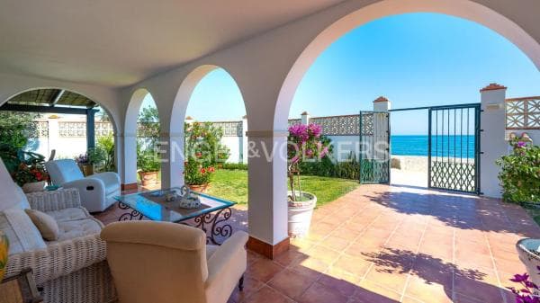Chalet independiente en venta en Calle del Mar de la Tranquilidad, Marbella
photo 1