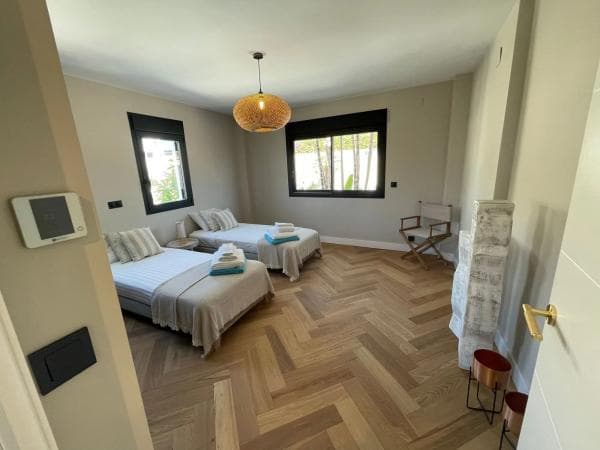 Chalet independiente en venta en Paseo del Golf, Marbella
thumbnail 1