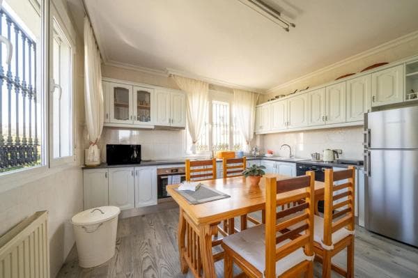 Chalet independiente en venta en Paseo de Bolivia, Marbella
photo 1