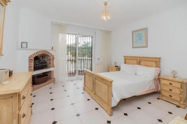 Chalet independiente en venta en Paseo de Bolivia, Marbella
thumbnail 1