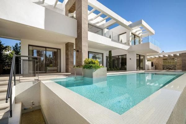 Chalet independiente en venta en Calle la Mancha, Marbella
photo 1