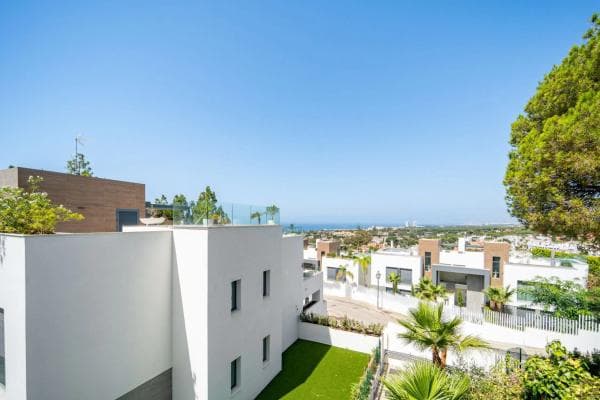 Duplex en venta en Barrio Cabopino-Artola, Marbella thumbnail 2