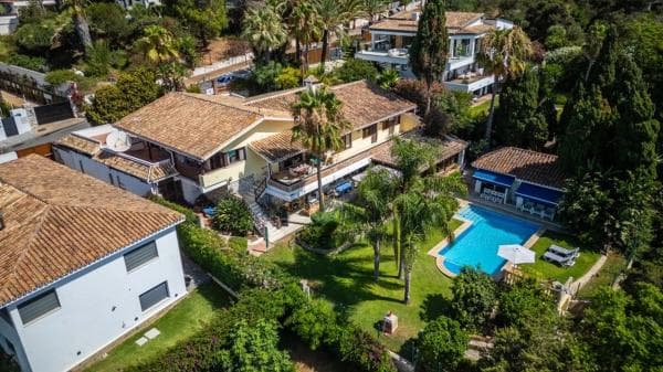 Chalet independiente en venta en Barrio Marbesa, Marbella
photo 1