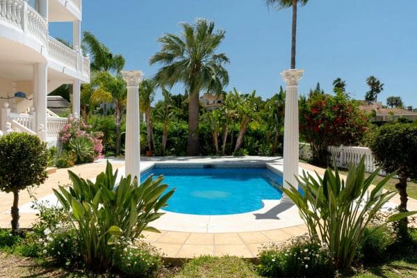 Chalet independiente en venta en Barrio Elviria, Marbella
thumbnail 2