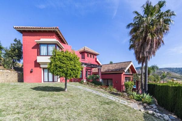 Chalet independiente en venta en Urbanización Hacienda las Chapas, 255, Marbella
thumbnail 2