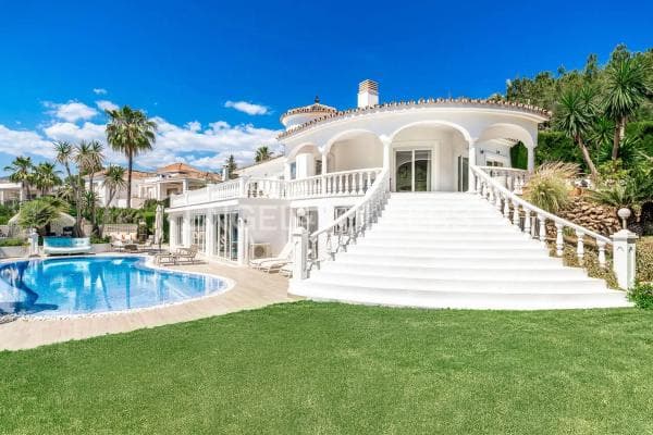 Chalet independiente en venta en Paseo de Noruega, Marbella
photo 1
