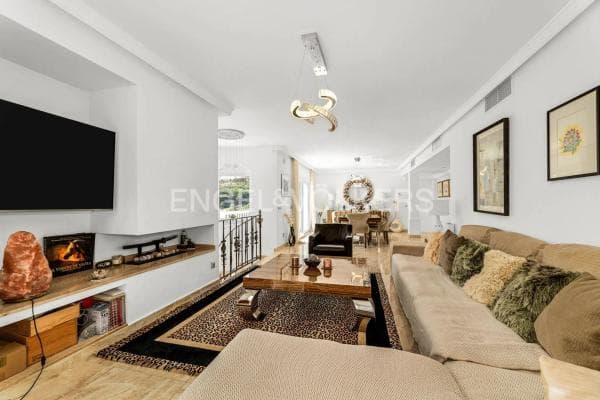 Chalet independiente en venta en Paseo de Noruega, Marbella
thumbnail 2