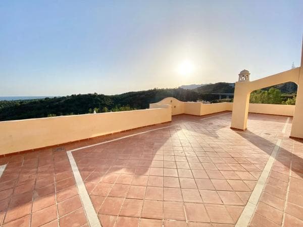Duplex en venta en Calle Hiedra, Marbella thumbnail 2