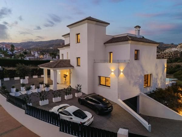Chalet independiente en venta en Calle Lila, 3, Marbella
thumbnail 2