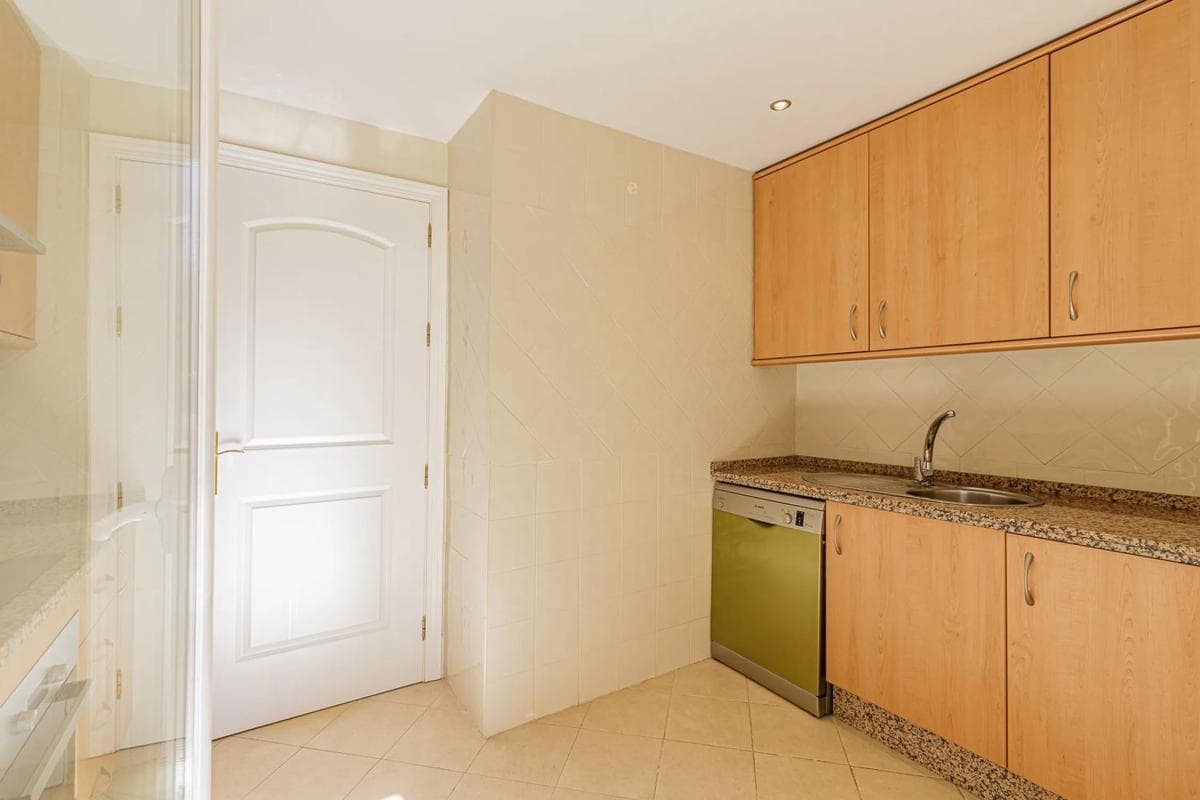 Venta de piso en CL HIEDRA-UR ELVIRIA, Marbella
photo 5