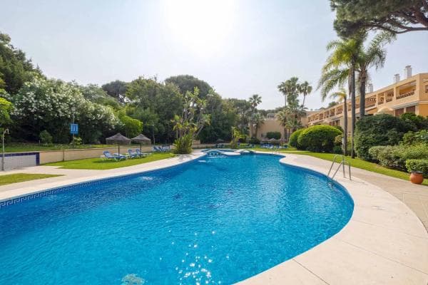 Piso en venta en Conjunto White Pearl Beach, Marbella
photo 1
