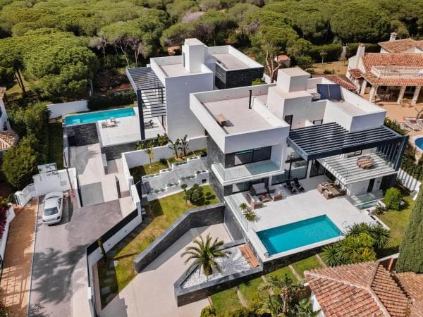 Chalet independiente en venta en Calle Gijón, Marbella
photo 1
