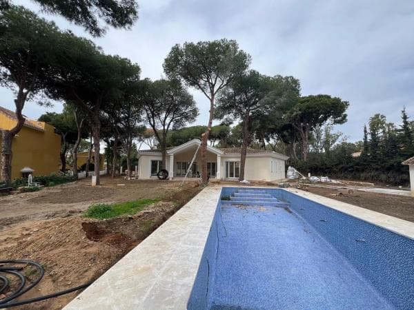 Chalet independiente en venta en Avenida 1, Marbella
photo 1