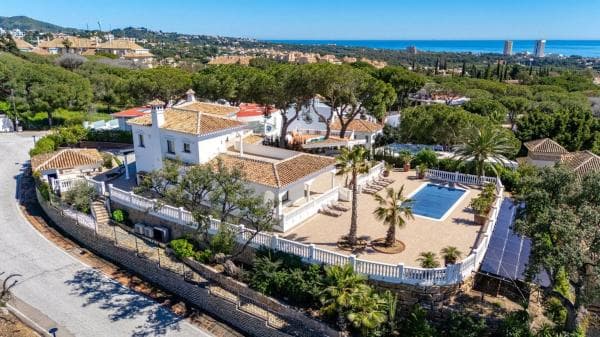 Chalet independiente en venta en Barrio Elviria, Marbella
thumbnail 2