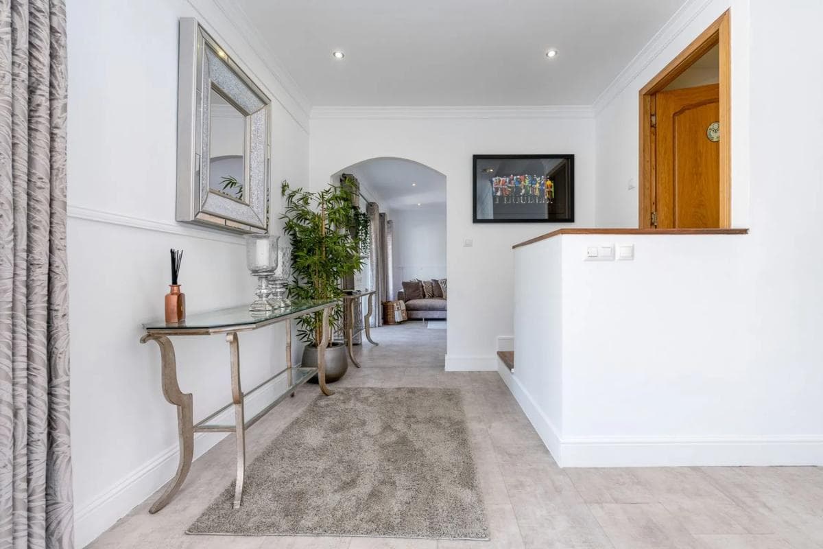Sprzedaż niezależnego domku jednorodzinnego w Barrio Elviria, Marbella photo 4