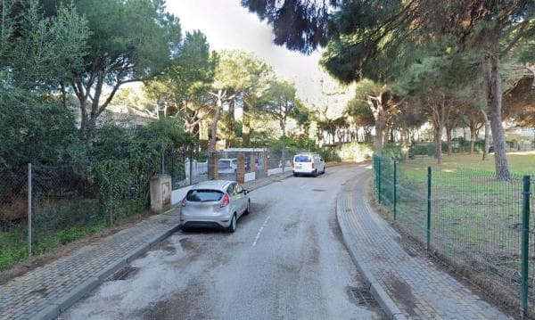 Chalet independiente en venta en Calle Enebro, Marbella
photo 1